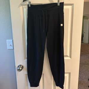 Vuori High-Waisted Daily Legging Joggers
